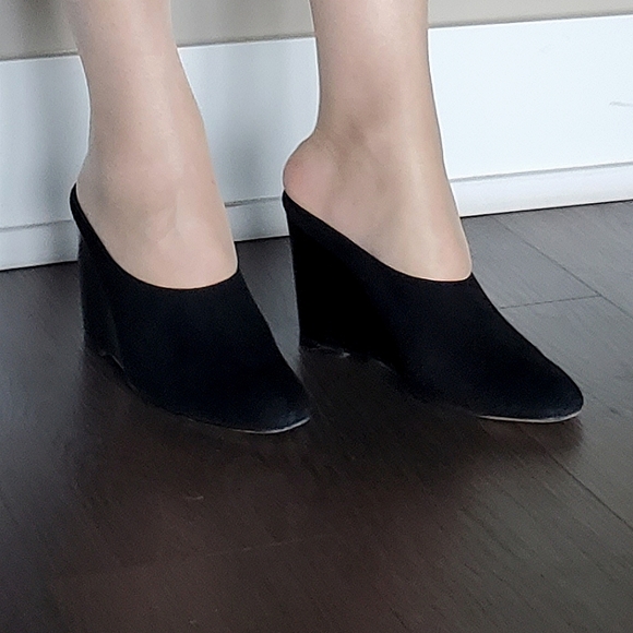 ๐ 3X HOST PICK ๐ Club Monaco Leather Mules Wedges - Picture 3 of 15
